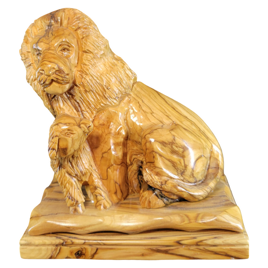 Majestic Lion of Judah and Cub Olive Wood Statue – Hand-Carved